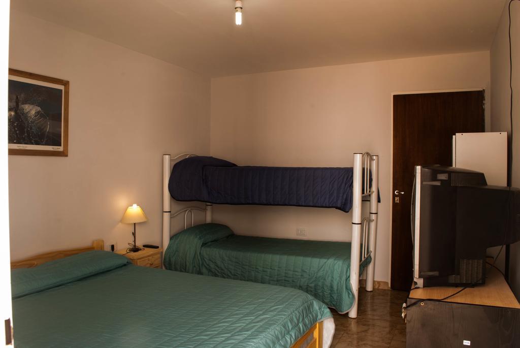 פוארטו מדרין Loica Hostel מראה חיצוני תמונה