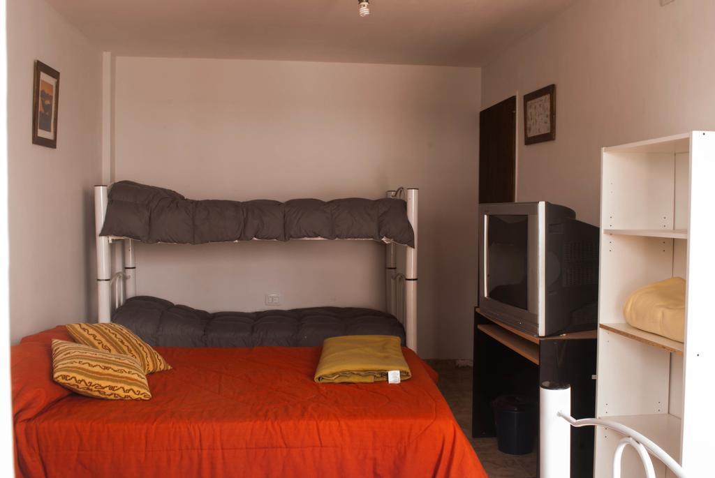 פוארטו מדרין Loica Hostel מראה חיצוני תמונה