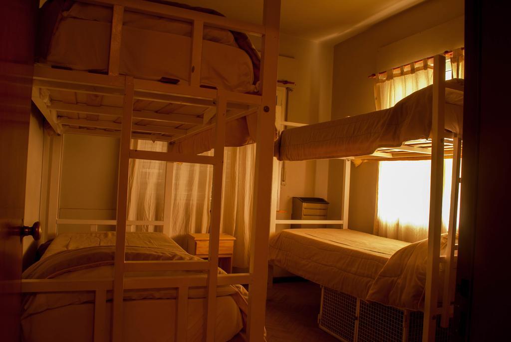 פוארטו מדרין Loica Hostel מראה חיצוני תמונה